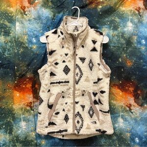 EUC women’s North Face Campshire Vest 2.0 sz Small fuzzy Sherpa Aztec Western